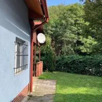 Fully equipped family house for recreation, 5 cars free parking, hotel a Pernek