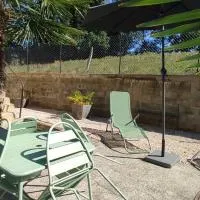 Petit cocon sur les hauteurs de Capvern-les-Bains, hotel em Capvern