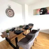 Gehobenes Wohnen mit Balkon, Parkplatz und keine 10 Minuten in die City, hotel en Stegaurach