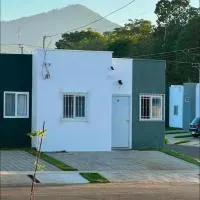 Ahuachapán에 위치한 호텔 Ahuachapan Tiny Rental Homes