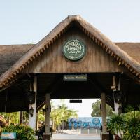 Ilocos Urban Wave Resort Hotel: Laoag, Laoag Uluslararası Havaalanı yakınında bir otel