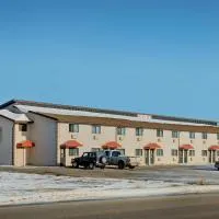Nova Inn Kindersley، فندق في Kindersley