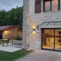 2 Gites dans les remparts à Dun sur Meuse, hotel a Dun-sur-Meuse