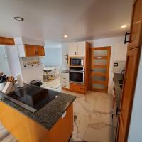 Beautiful Newly Renovated House, hotel near Roberval Airport - YRJ, Roberval