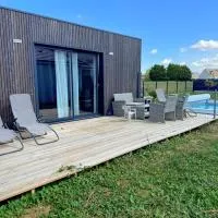 Tiny house - piscine et vélos, hótel í Vasselay