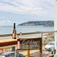 Culver Sands - Duplex Apartment with Stunning Sea Views on the Isle of Wight, хотел в Сандаун