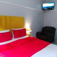Neo & Ruks Sleep & Go Parow، فندق في Avondale