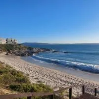 Calypso Sunset Accommodation، فندق في لانجيبان