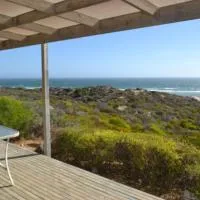 Private Beach Cottage At Ecostays, hotell i Greenough