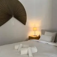 Sea Breeze Boutique, hotell i Karystos