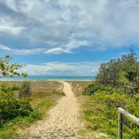 Step out to the Beach, hotel near Gold Coast Airport, Gold Coast