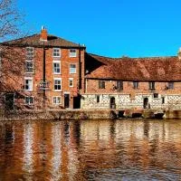 The Old Mill Hotel, hotel in Salisbury