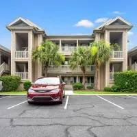 폴리스 아일랜드에 위치한 호텔 Charming upgraded 2-bed condo in amazing Pawleys Island True Blue Golf Course