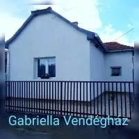 Gabriella Vendégház, hotelli kohteessa Vadna
