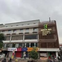 hotel green rio، فندق في أحمد آباد