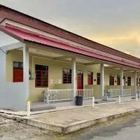 AL-REZQI RoomStay, hotel i Marang