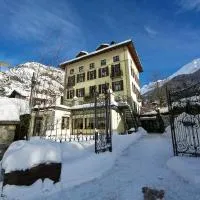Courmayeur में, होटल Villa Novecento Romantic Hotel - Estella Hotel Collection & Experience