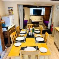 Fandango large 3 bedroom character home, Ventnor, хотел в Isle of Wight