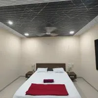 Hotel Poonam Lodge, отель в городе Ахмаднагар
