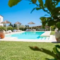 Villa Carmiano b&b Luxury bedrooms in Avola in the province of Syracuse with room with swimming pool: Avola'da bir otel