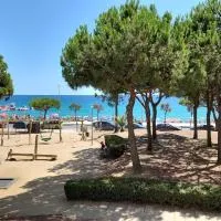 Unique apartment with direct sea view along the beach in S'Abanell Central Park Blanes, hotel Blanesben
