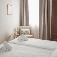 Stara šola Kaval, hotel Novo Mestóban