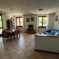 Signorile quadrilocale nel verde di Villa Guardia: Villa Guardia'da bir otel