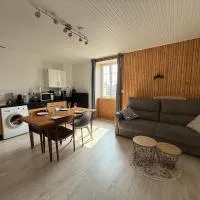 Appartement spacieux, hotel in Frasne