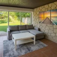 House with garden near Vienna & airport, Hotel in Bruck an der Leitha