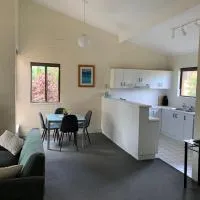 Beachside Haven Free Linen Wi-Fi Netflix air con, hotel in Boomerang Beach