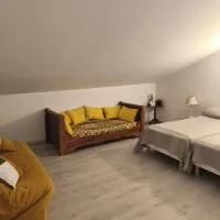 La maison d Adélaïde – hotel w mieście Saint-Laurent-dʼAigouze