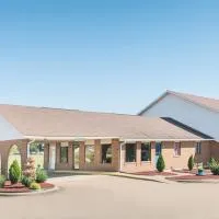 Mountain Grove में, होटल Cactus Inn and Suites