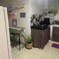 Kitnet Adorável na sedede Aracruz ES 1KM do centro individual wifi cozinha equipada, hotell i Aracruz