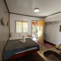 Ocean View Villa, hotel a Catangnan