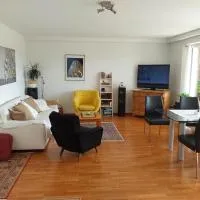 Sehr schöne neu renovierte Ferienwohnung Spechthöhle, хотел в Wehrheim