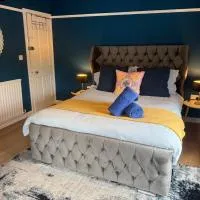 Crown and Shamrock Inn، فندق في Hyde Park