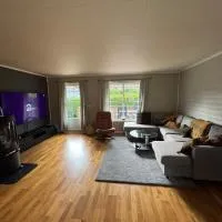 75 sqm with terrace and garden, hotel en Elverum