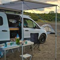 Converted Camper Vans by Wolf Camp Georgia, h&ocirc;tel &agrave; Tbilissi pr&egrave;s de&nbsp;: A&eacute;roport international de Tbilissi - TBS