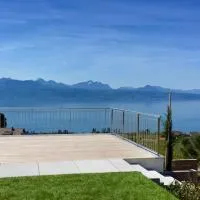 Ravissant appartement vue lac Lutry Lausanne avec terrasse, hotelli kohteessa Lutry