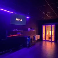 Thera Priva chambre de luxe, hotel u gradu Courcelles