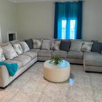 Tropical Palm Townhouse, hotel u Nassauu