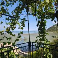 Pelican Bay House - Skadar Lake, готель у місті Krnjice