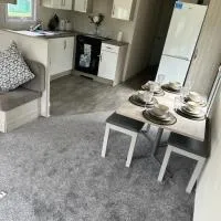Billing Aquadrome holiday park - sleeps up to 7, hotel i Great Billing