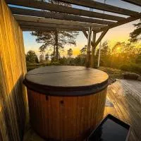 Idyllic cottage on Jeløy - The pearl of the Oslofjord, Hotel in Moss