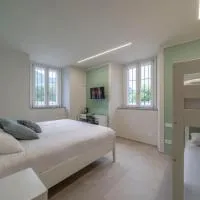 Le finestre sul Lago - Lake Como Front - Free Parking and AC, hotel en Olginate