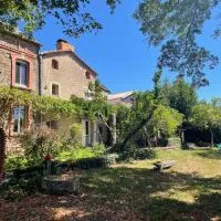 Domaine du plô, Tarn, hotel i Trévien