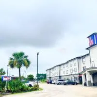 Oyo Townhouse Sulphur,LA Extended Stay I-10، فندق في سولفور