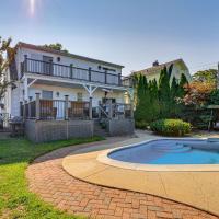 New Haven Gem with Private Pool, Walk to Beach!, hotel near Tweed-New Haven Airport - HVN, New Haven