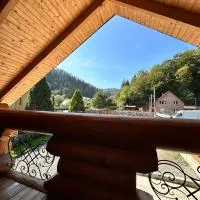 Апартаменти біля річки, hotel v mestu Mizhhirya