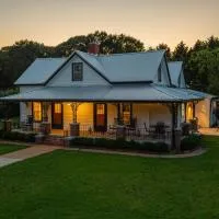 The Bulldog Farmhouse - 100 year old home, hotel em Athens